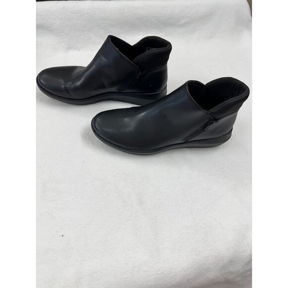 Clark's women's booties wedge cushion comfort black zip - Picture 2 of 9